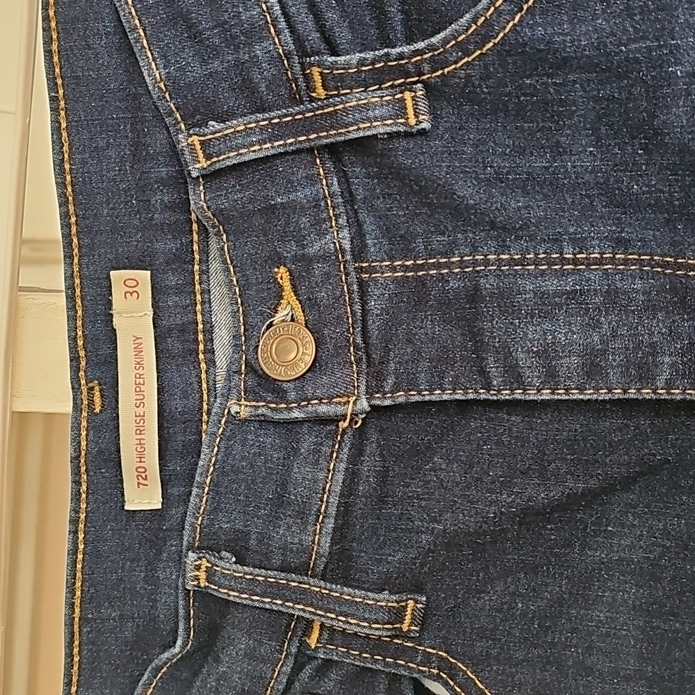 Levis 720 High Rise Jeans - Picture 2 of 11
